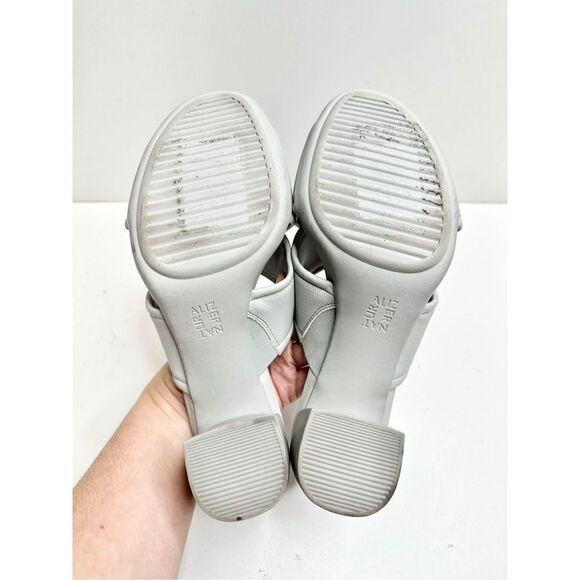 Naturalizer Sandals Womens 8.5 Genn-Rhythm Criss-Cross Front Slip On Heels - Picture 8 of 8